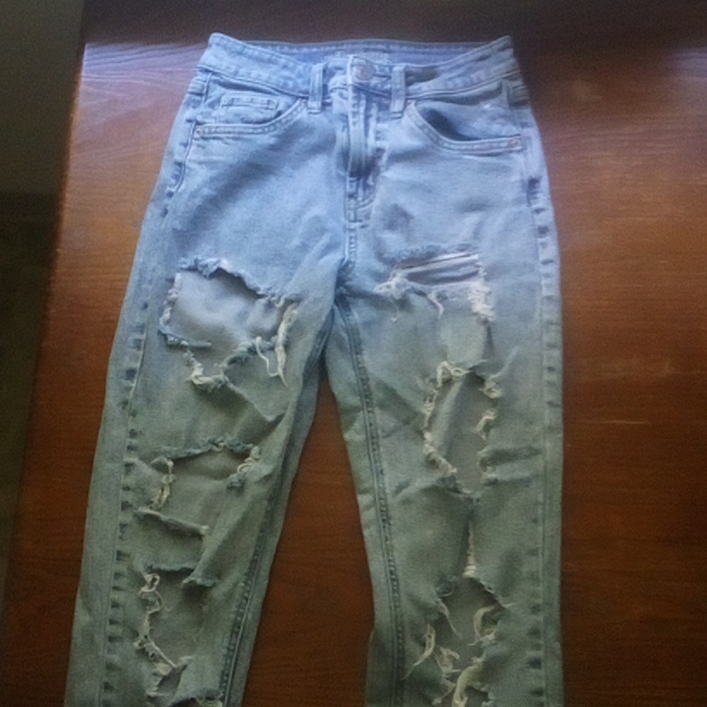 Ripped light blue jean